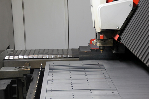 Laser für Blechbearbeitung